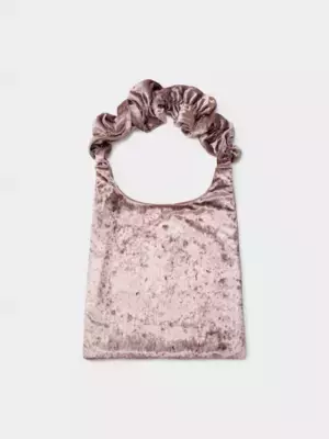 プチプラなのに高見え♡【GU】の「ベロアアイテム」投入で今すぐ秋っぽコーデに！