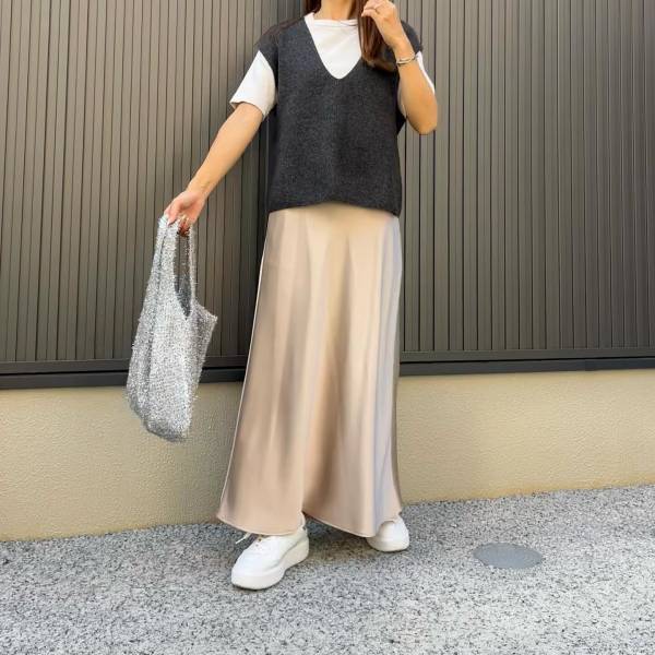 光沢がたまらない♡【ユニクロ】女っぽさを盛り上げる「サテンアイテム」