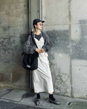 シンプルなのにおしゃれ♡ 大人上品に決まる【秋のモノトーンコーデ】