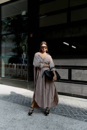 モデル兼クリエイター、ジャクリーン・ツェルヴィスが纏う今季トレンド