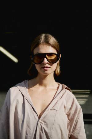 モデル兼クリエイター、ジャクリーン・ツェルヴィスが纏う今季トレンド