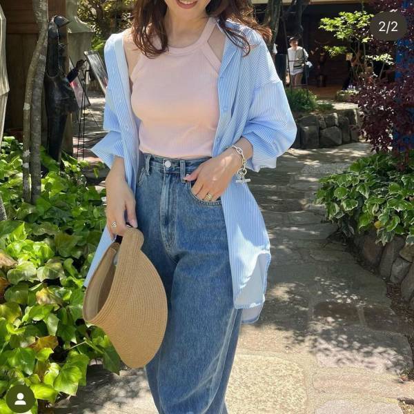 おしゃれママは“全色買い”！？【ユニクロ】SNSでも話題の「カップ付きトップス」