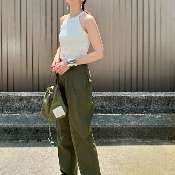 おしゃれママは“全色買い”！？【ユニクロ】SNSでも話題の「カップ付きトップス」