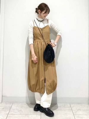 コーデの幅が広がりそうッ♡【GU】インナー選びで遊べる「秋ワンピース」