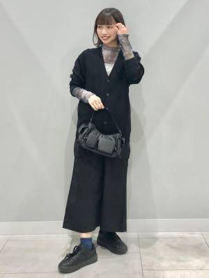 大人っぽさが倍増しちゃう！？【GU】秋コーデに取り入れたい♡「ブラックスカート」