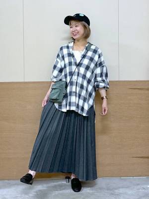 穿くだけで秋ムードに♡【グローバルワーク】コーデが映える「プリーツスカート」