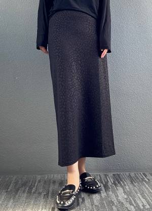 楽ちんなのにオシャレって最高♡【しまむら】通年穿ける「ヒョウ柄スカート」