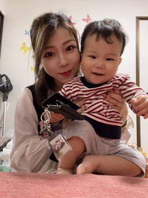 スナック感溢れるライブ配信が人気の新人ライバー