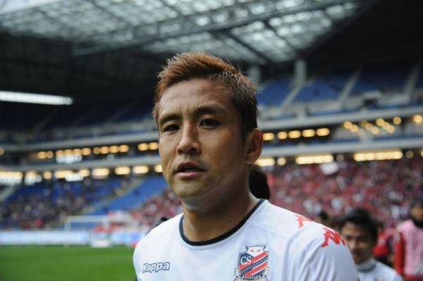 ステキ！稲本潤一選手妻との指輪ショットを公開「素敵な夫婦」「大好きなお2人」ファンから反響