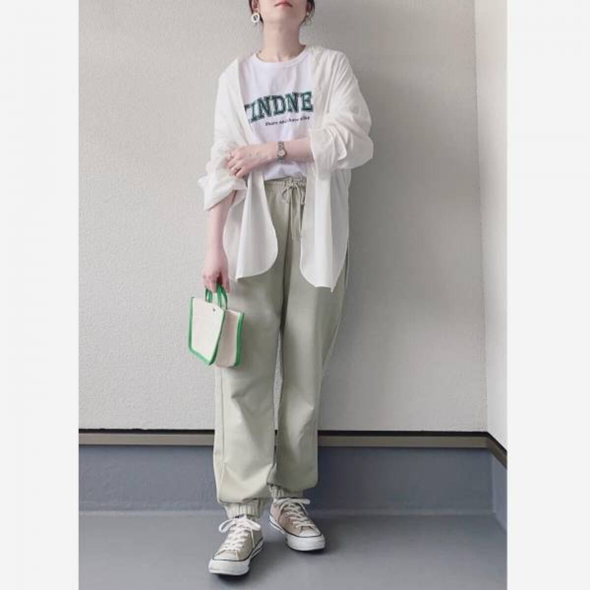 1 990円でおしゃ見え確実 ユニクロ スウェットパンツの春コーデ集 22年4月7日 ウーマンエキサイト 1 3