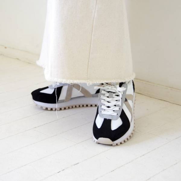 パリ生まれ！今っぽコーデが叶う【アスファルト】スニーカーの新色