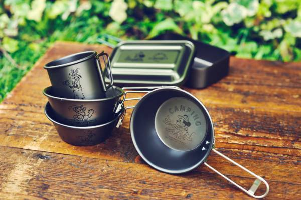 待ってました！アウトドア【KiU】グッズがディズニーストアに登場！