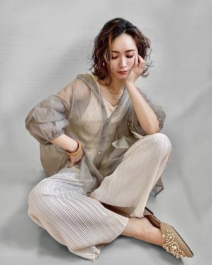 透け感がダントツ女っぽ！【カラーシアーシャツ】おすすめ6色コーデ♡