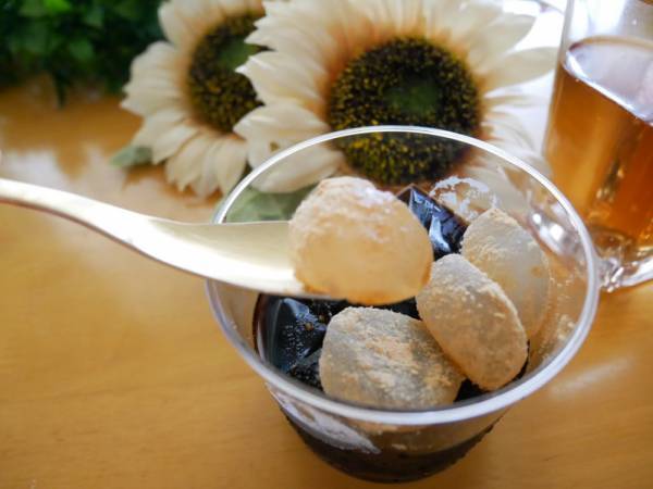 つるん♡が最高！【成城石井】のわらび餅は、冷た～くひやして召し上がれ！