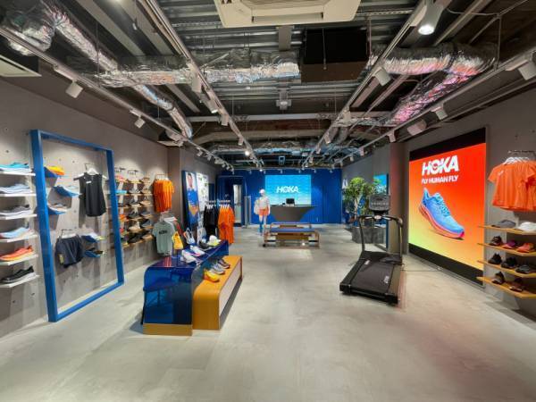 皇居ランナー必見！進化系ランシューズショップ【HOKA 丸の内店】が面白いワケって？！