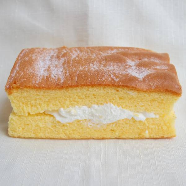 もう食べた？厚さ抜群【ファミマ】の台湾カステラ、まとめ買いしたい美味しさなんです！