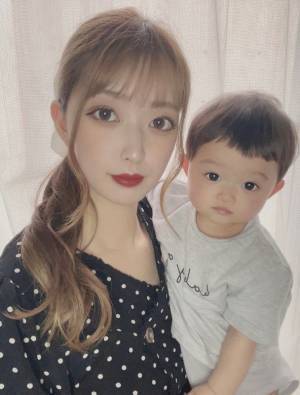 人気ママライバーが挑戦！【mamagirl×ミクチャ】韓国風メイクデビュー♪