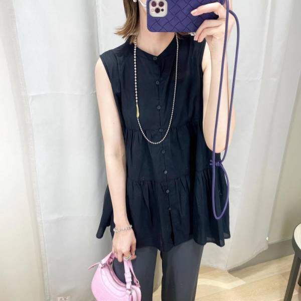 神シルエットで着やせも叶う【ユニクロ】コットンギャザーブラウスは絶対買い！