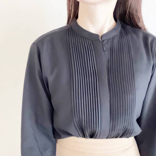 女っぷり底上げの1枚【ユニクロ】レーヨンピンタックブラウスが買い！