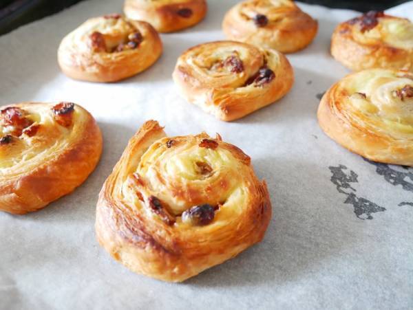 え？まだ買ってないの？【成城石井】の冷凍パン、焼き立て食感で大注目です！
