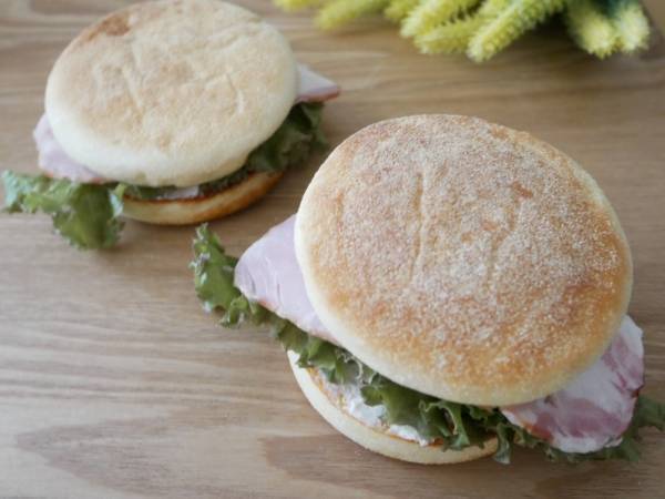 売れまくり！『成城石井』のマフィン、あれこれ挟んで本格カフェごはんを作ろう！