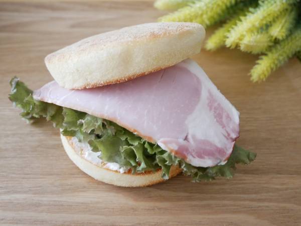 売れまくり！『成城石井』のマフィン、あれこれ挟んで本格カフェごはんを作ろう！