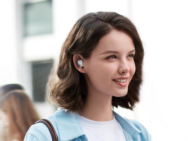 超コンパクト、しかも最大50時間再⽣できるワイヤレスイヤホン爆誕！