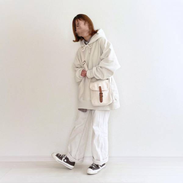 彼とシェアもいいね♡【GU】ビッグスウェットパーカのゆるさがかわいいと大評判！