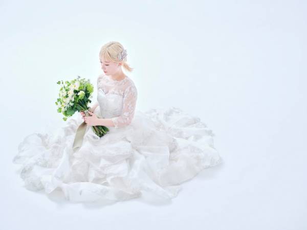 「全員ママなんです！」美しすぎる【ママライバー】たちのウエディングドレスカットをお披露目♪