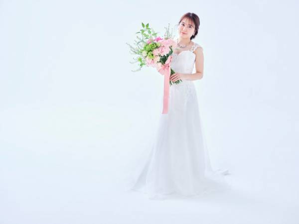 「全員ママなんです！」美しすぎる【ママライバー】たちのウエディングドレスカットをお披露目♪