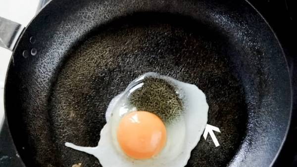 簡単すぎて驚いちゃう！【目玉焼き】がホテルモーニングのように作れる3分テクとは！