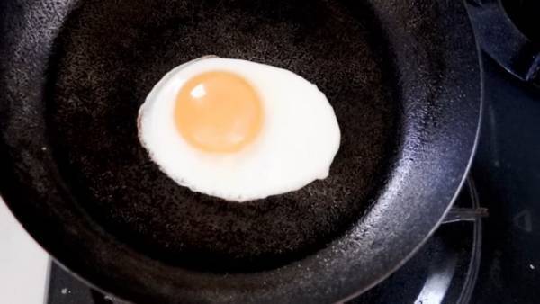 簡単すぎて驚いちゃう！【目玉焼き】がホテルモーニングのように作れる3分テクとは！