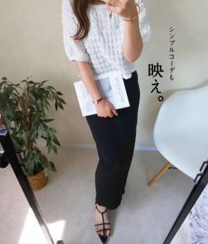 「これ着れば女っぽ見え確実！」【GU】シャーリングTはシンプルコーデも映えさせちゃう万能トップス