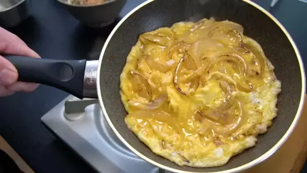 「食事処さくら」の【究極の卵丼レシピ】簡単でふわふわ♡人気の卵丼が家にある材料で作れる