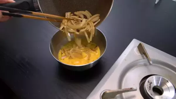 「食事処さくら」の【究極の卵丼レシピ】簡単でふわふわ♡人気の卵丼が家にある材料で作れる