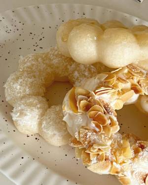 「こんなにおいしいなんて罪でしょ！」【ミスド新作】やわもち食感の白いポン・デ・リング