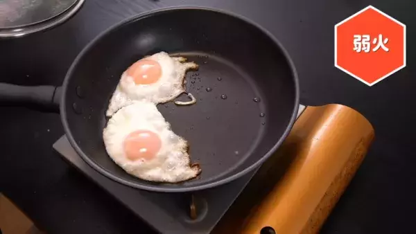 【フライパンで作る卵ホットサンド】10分で完成！食パン2枚でできる簡単レシピ