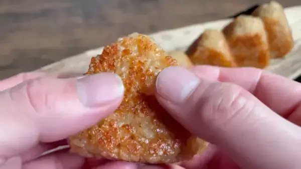 【絶品焼きおにぎりの作り方レシピ】フライパンで簡単にできる醤油焼きおにぎり！作り置きやお弁当にも