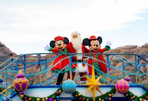 サンタクロースもダンス！【東京ディズニーシー】の「ディズニー・クリスマス」の見所をご紹介♪