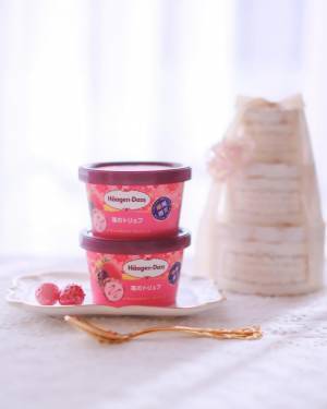 「新作いちごアイス4連発！」冬こそ【コンビニアイス】が最強！あったかい部屋で食べたいな♡