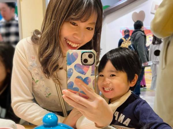 「子連れのお出かけが快適に！」使える【マザーズバッグの中身】とは？育児便利グッズもご紹介！