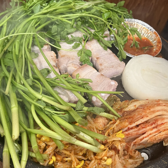 「韓国でバズってるコレ知ってる？」【ミナリ サムギョプサル】がおいしいソウル中心部にある人気店をご紹介