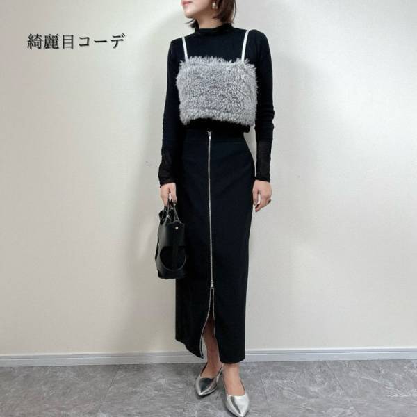 「おしゃれな人はメタリックカラー推し♪」【GU】トレンド感満載のバックストラップシューズ