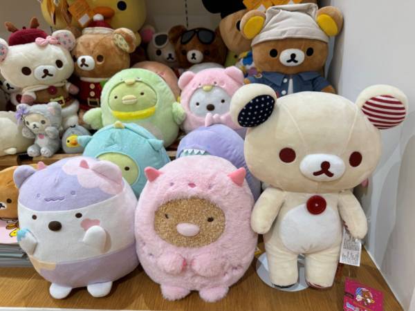 「ゆる～い猫が広報！？」“リラックマ”や“すみっコぐらし”など大人気キャラがいっぱい！【サンエックス】ショールームを訪問♪