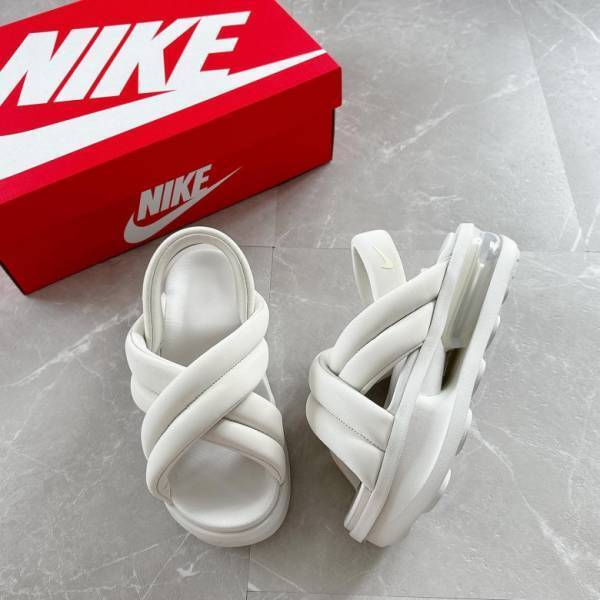 「おしゃれって言われちゃう！？」在庫があれば超ラッキー【ナイキ】エアマックスアイラが最強♡