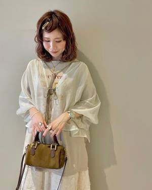 990円で買えちゃう？！【しまむら】で続々登場のシアーやメッシュの透け感トップスに注目♡