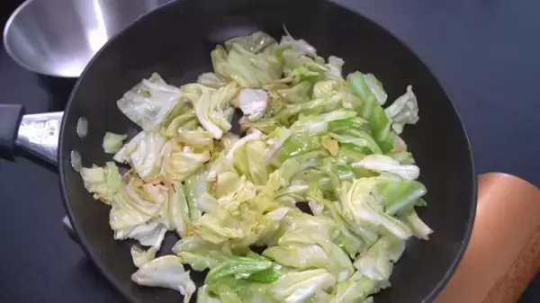 定番メニューがプロの味に!?【焼きそばの美味しい作り方レシピ】