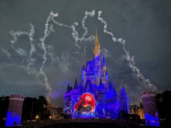 「夜空いっぱいに魔法が広がる！」【東京ディズニーランド】新ナイトショー“Reach for the Stars”は感動間違いなし♪