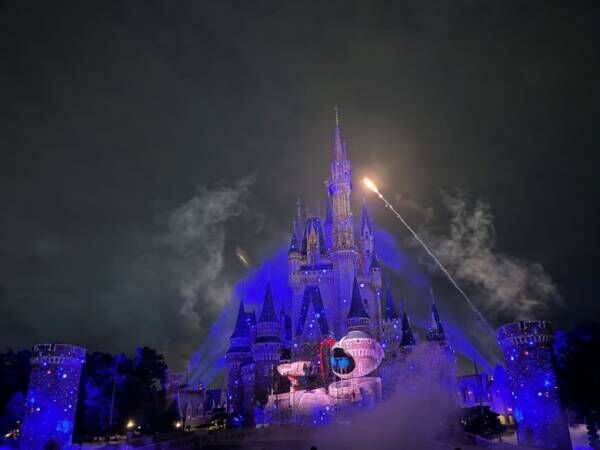 「夜空いっぱいに魔法が広がる！」【東京ディズニーランド】新ナイトショー“Reach for the Stars”は感動間違いなし♪