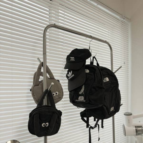 「バッグもポーチも全部欲しい！」【ダイソー】からキュートなギョロ目アイテムが登場